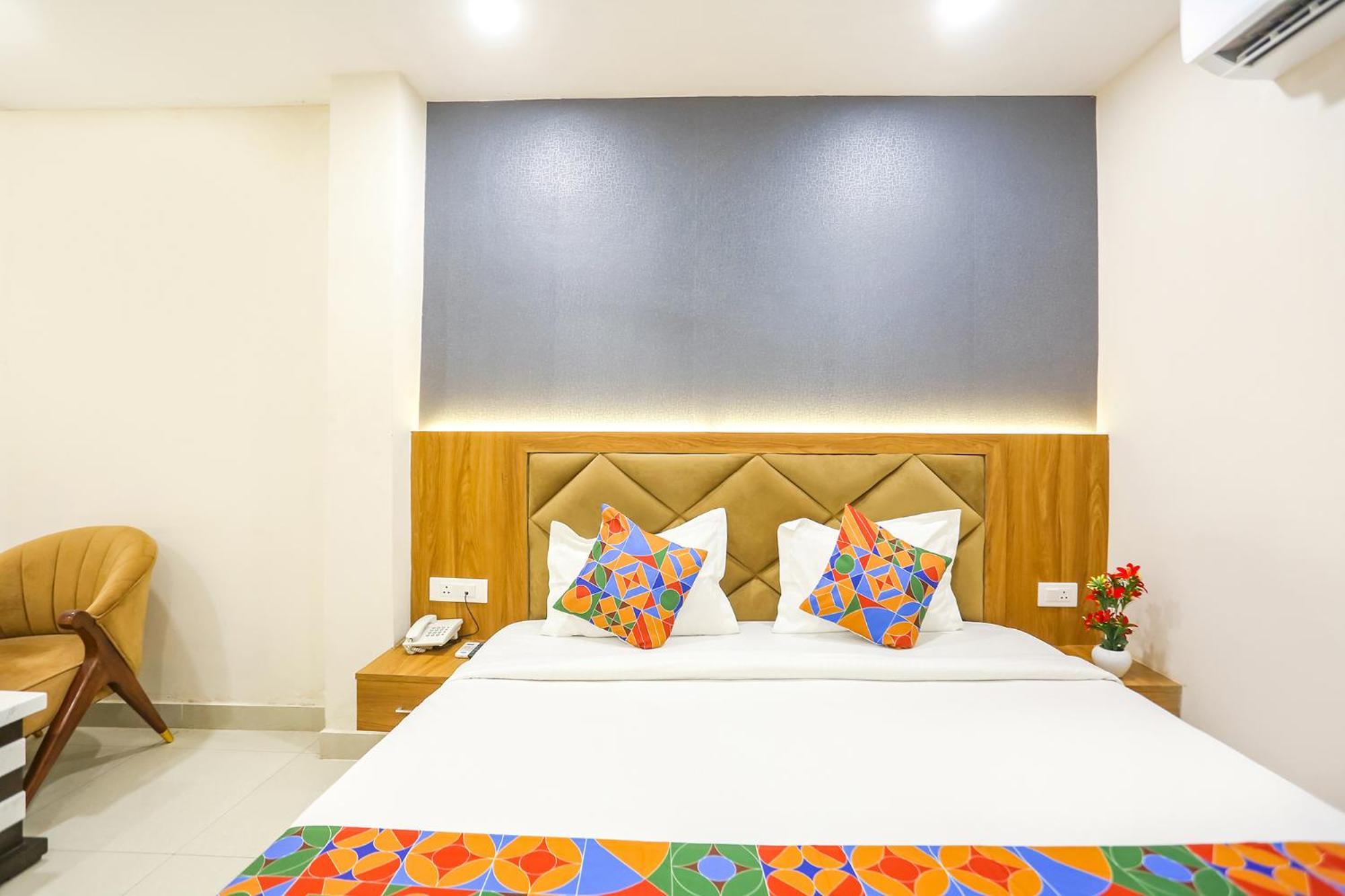 Fabhotel Hari Kunj 900 M From Kashi Vishwanath Temple Váránasí Exteriér fotografie